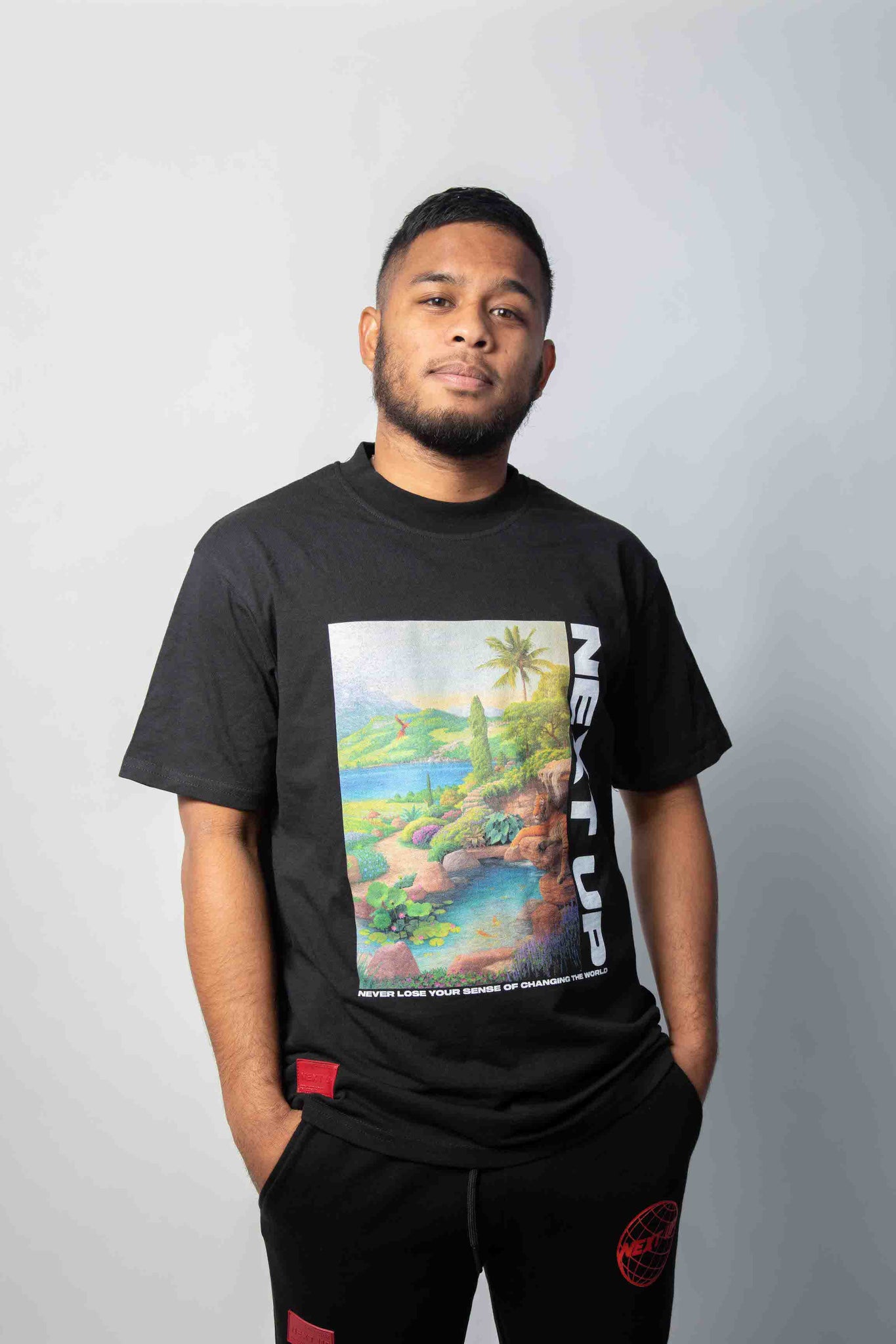 BLACK "THE WORLD" T-SHIRT